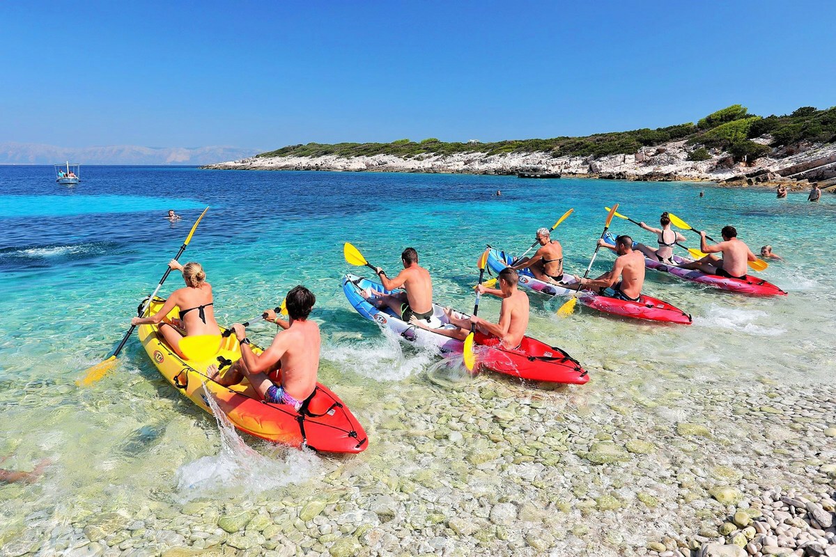 Vela Luka, luka mozaikovtest